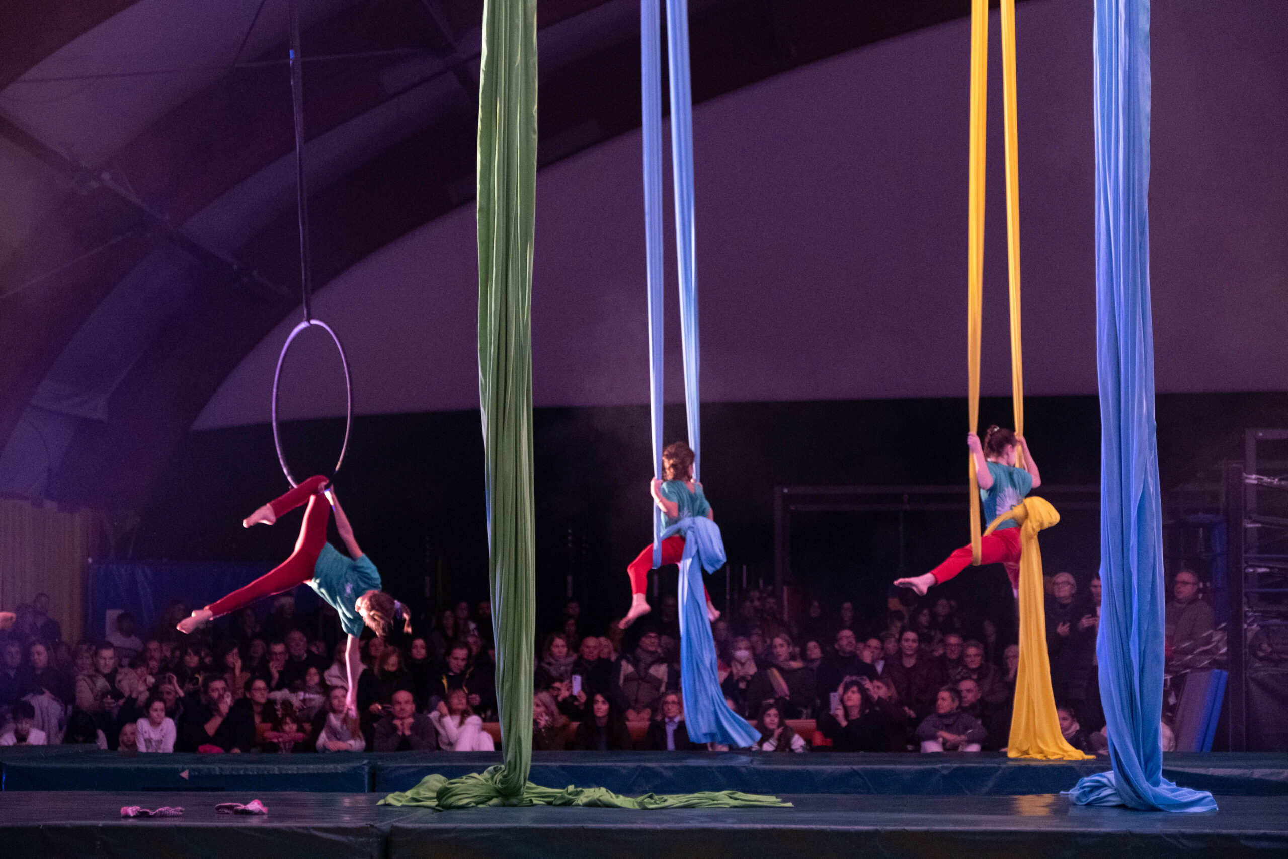 Spettacolo bambine scrobatica